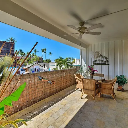 Downtown Air Conditioned Condo Walk To Beaches